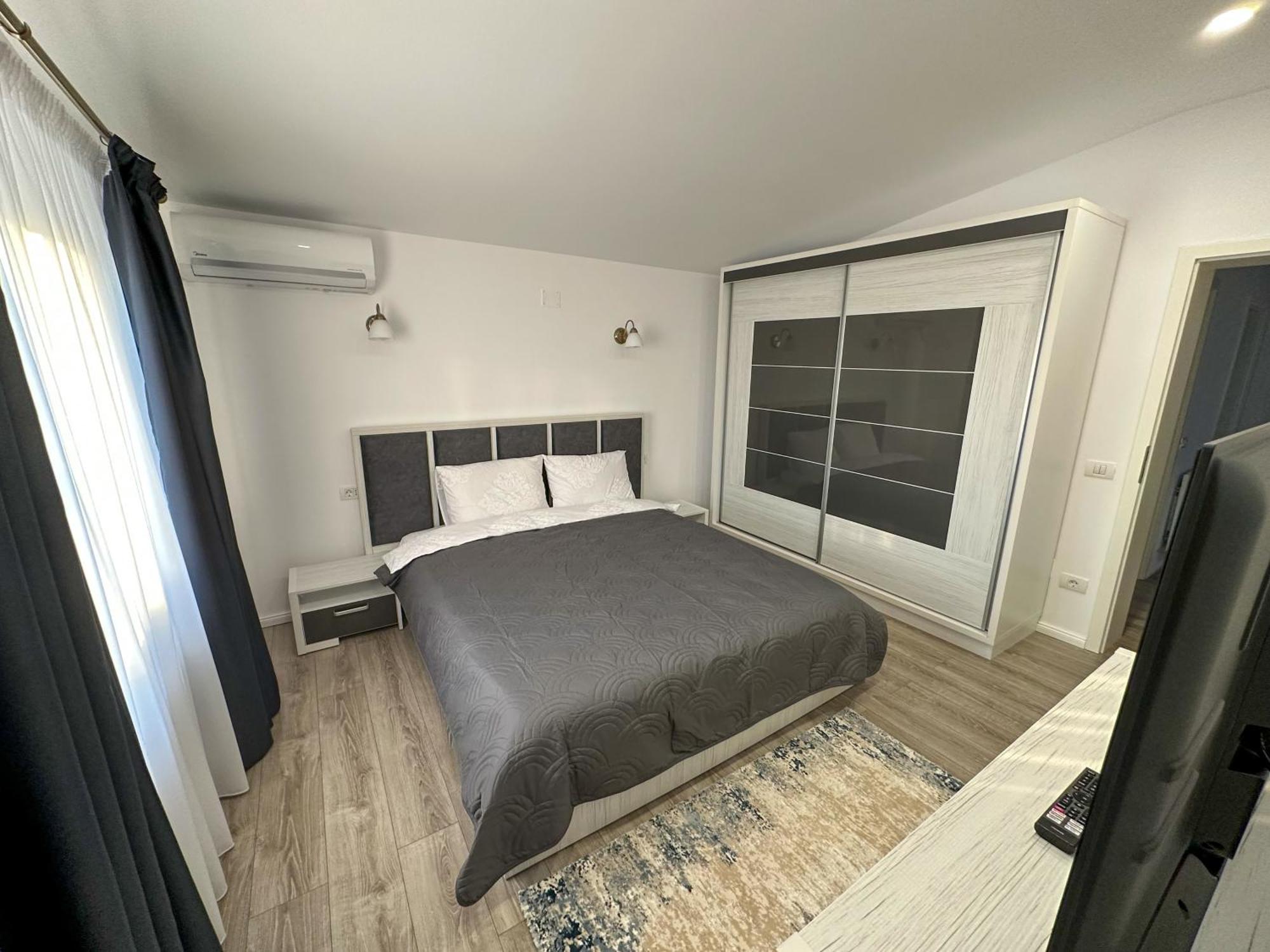 Zim Family Airport Apartment Otopeni Exterior photo